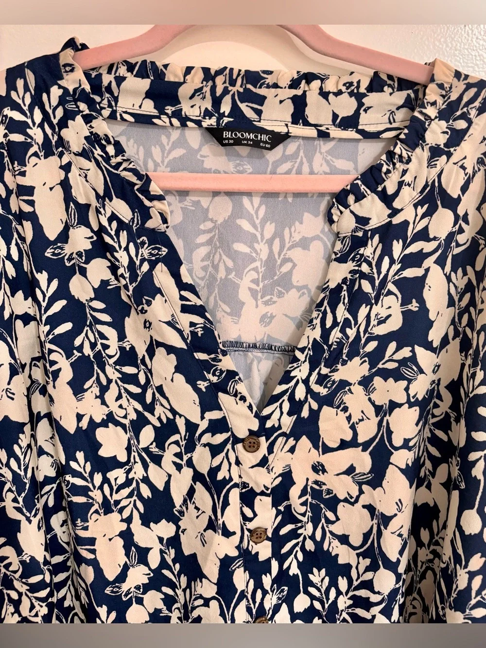 💙 BloomChic Blue and Cream Floral Top